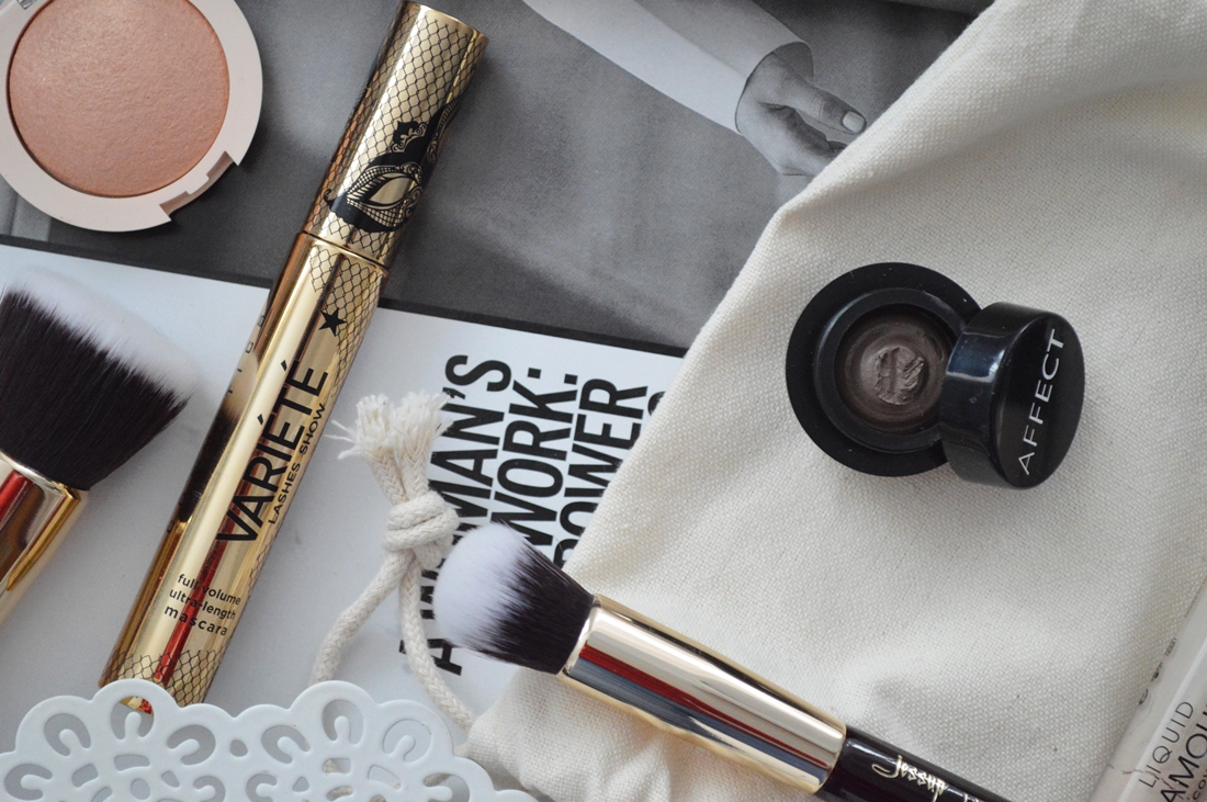 podstawy makijażu co kupić na start